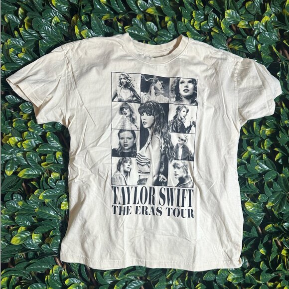 Taylor Swift The Eras Tour Tee Shirt Concert Graphic T-Shirt Size SMALL - Picture 1 of 4